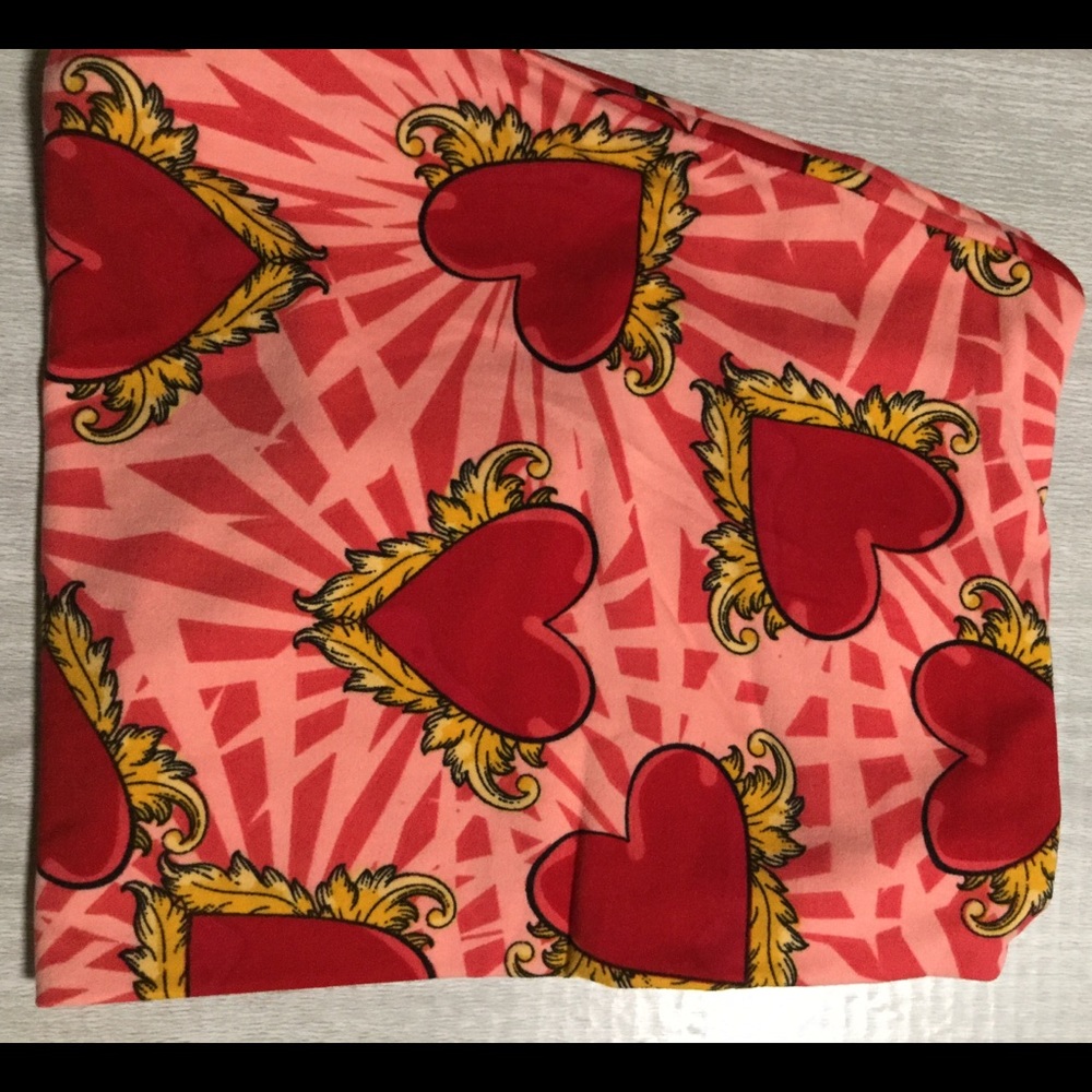 LLR VALENTINE LEGGINGS. NWT, TC hearts
